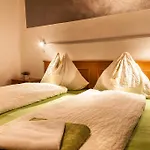 Bed & Breakfast Haus Sieben - Singer Lydia Kotschach-Mauthen