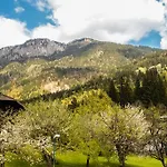 Haus Sieben - Singer Lydia 3*