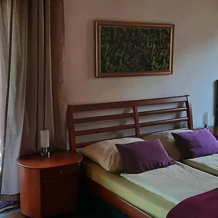 Bed & Breakfast Haus Sieben - Singer Lydia 3*