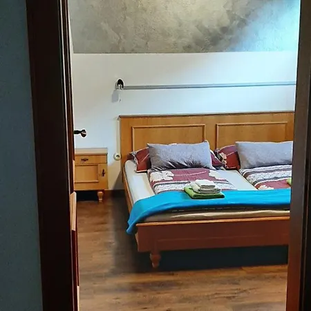 Bed & Breakfast Haus Sieben - Singer Lydia