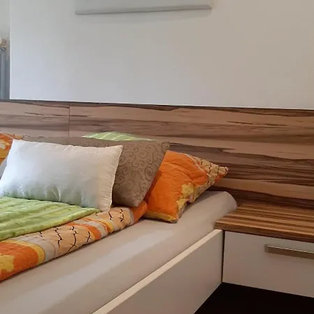 Haus Sieben - Singer Lydia Kotschach-Mauthen