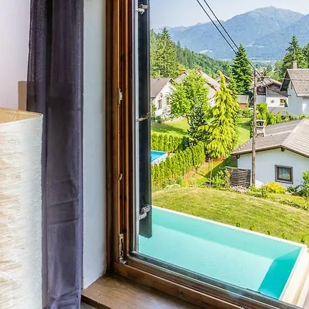 Haus Sieben - Singer Lydia