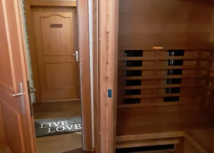 Bed & Breakfast Haus Sieben - Singer Lydia