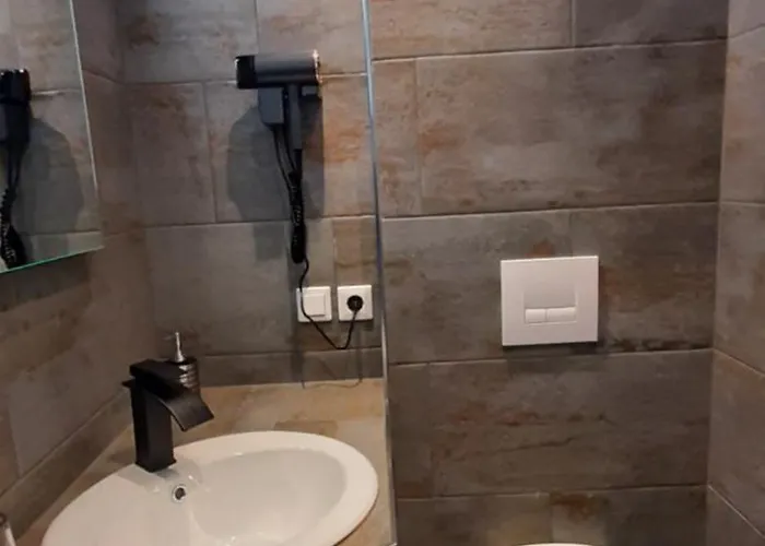 Bed & Breakfast Haus Sieben - Singer Lydia