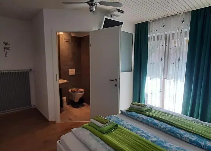 Haus Sieben - Singer Lydia 3*