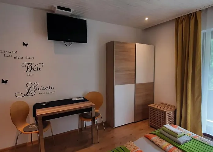 Haus Sieben - Singer Lydia Bed & Breakfast Kotschach-Mauthen