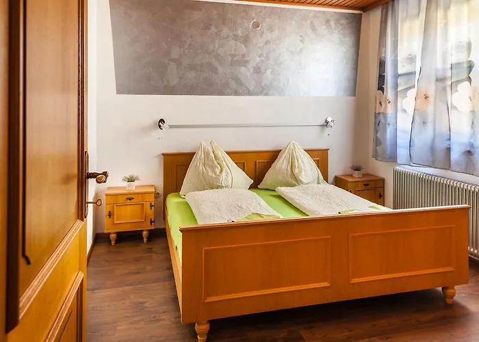 Bed & Breakfast Haus Sieben - Singer Lydia