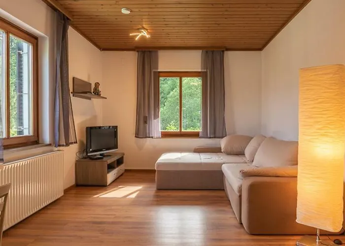 Bed & Breakfast Haus Sieben - Singer Lydia